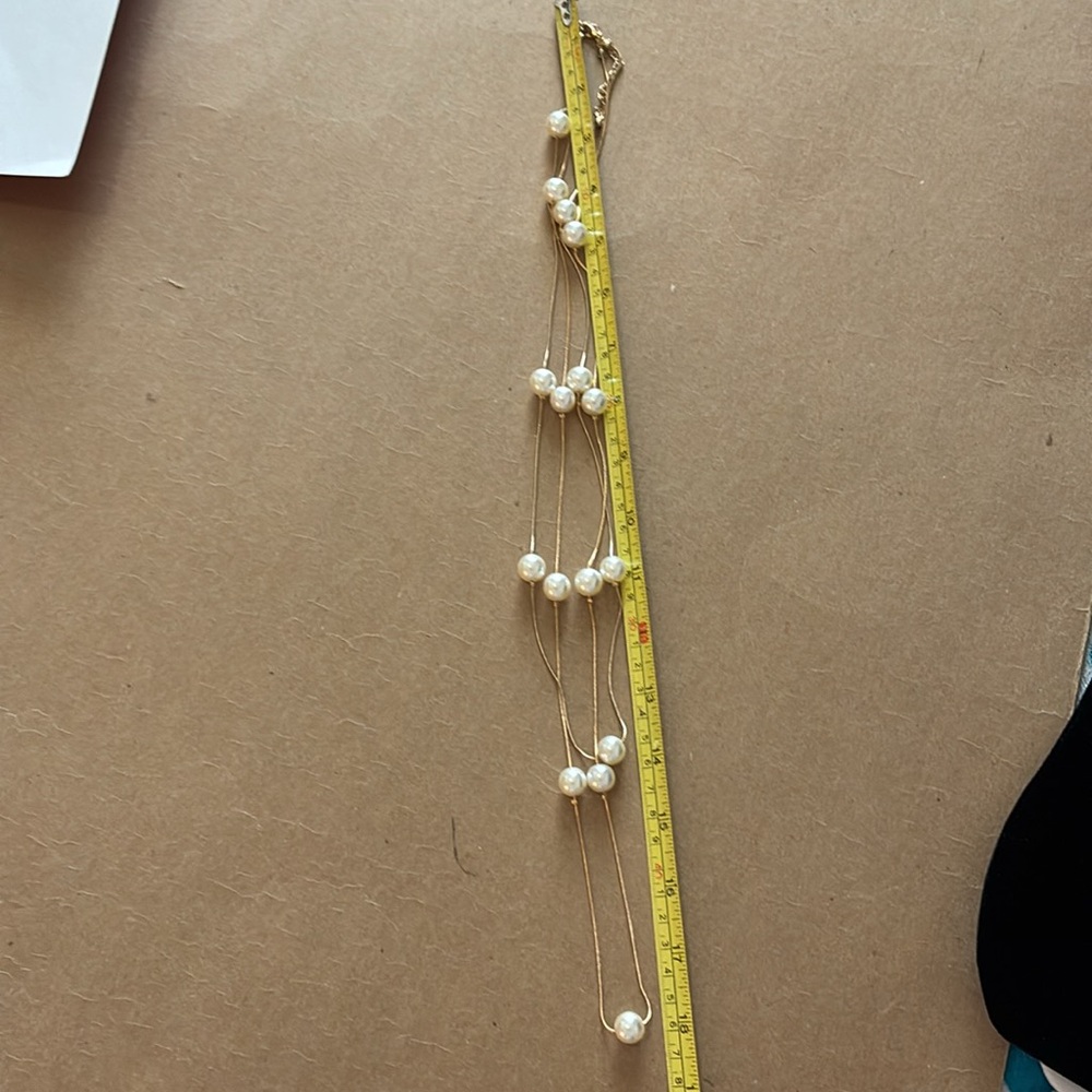 EUC gold and pearl fashion necklace 36 inches with extender Double strand - Picture 5 of 5